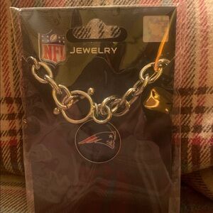 New England Patriots NFL Silver Chain Bracelet with  Logo- NWT